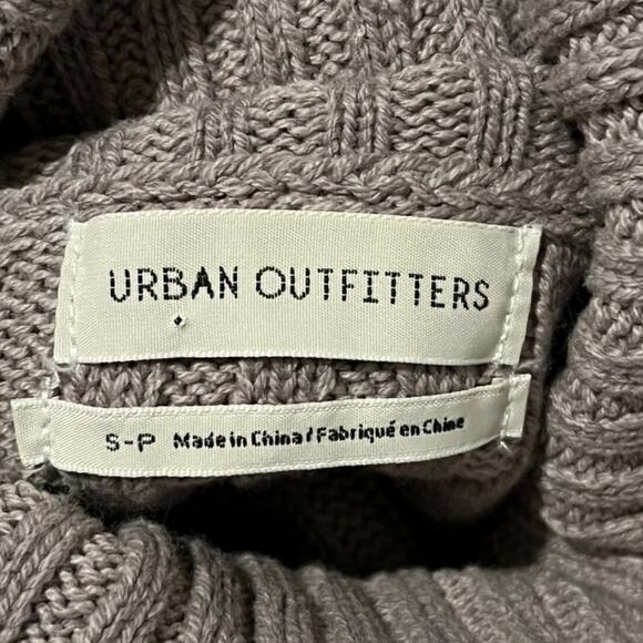 Urban Outfitters Oversized Turtleneck Sweater Dress Tunic Size S Gray Taupe Cozy - Picture 3 of 6